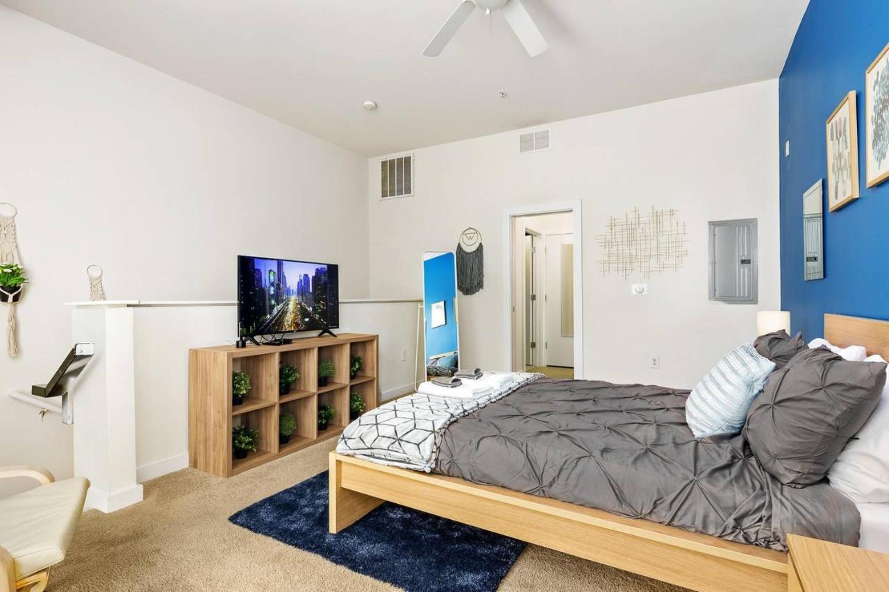 Trifecta Loft Uptown Clt Superhost Apartment *